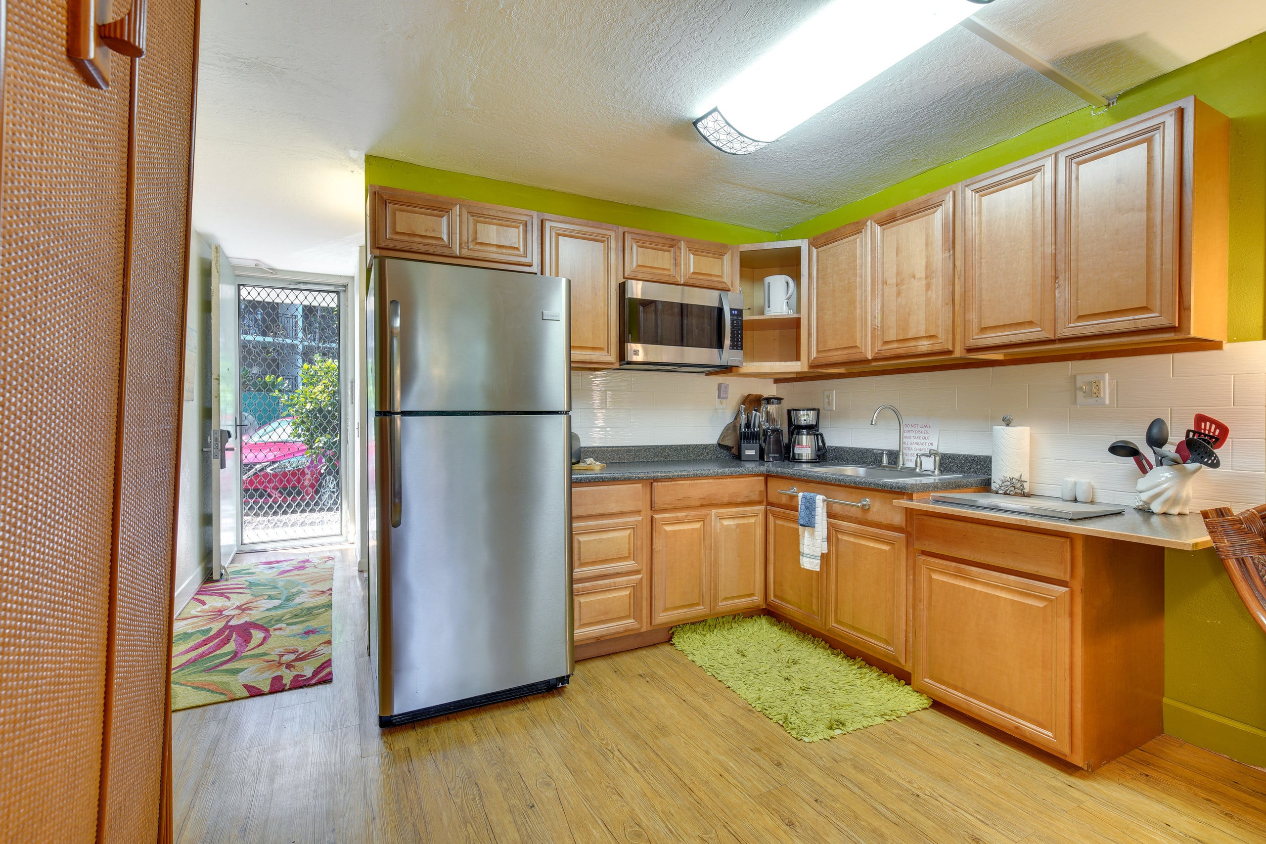 Condo in Kailua-Kona · ★4.5 · Studio · 1 bed · 1 bath - Image 9