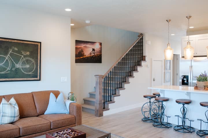 Happy Tails – Pet-friendly Stay Near Zion - St. George, USA