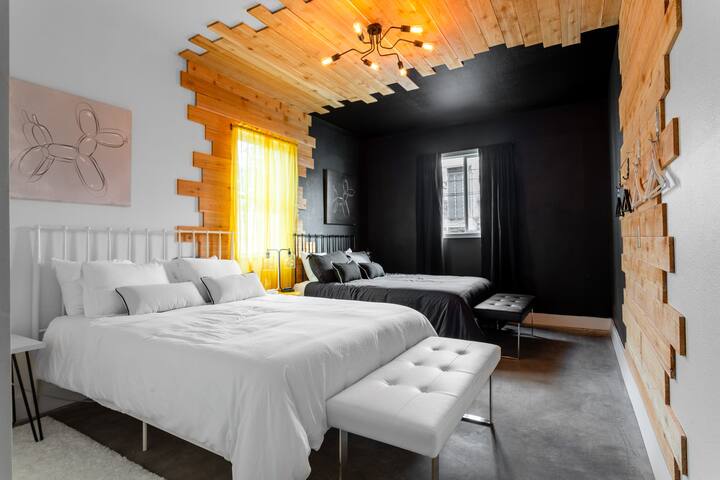 Picture-Perfect Two-Home Corner Retreat w Fire Pit gallery image 2