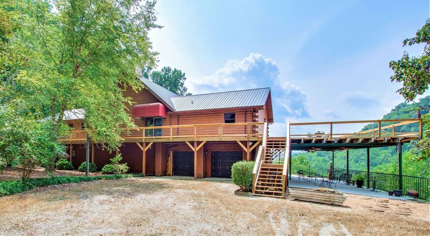 Escape to Center Hill managed Airbnb listing 1