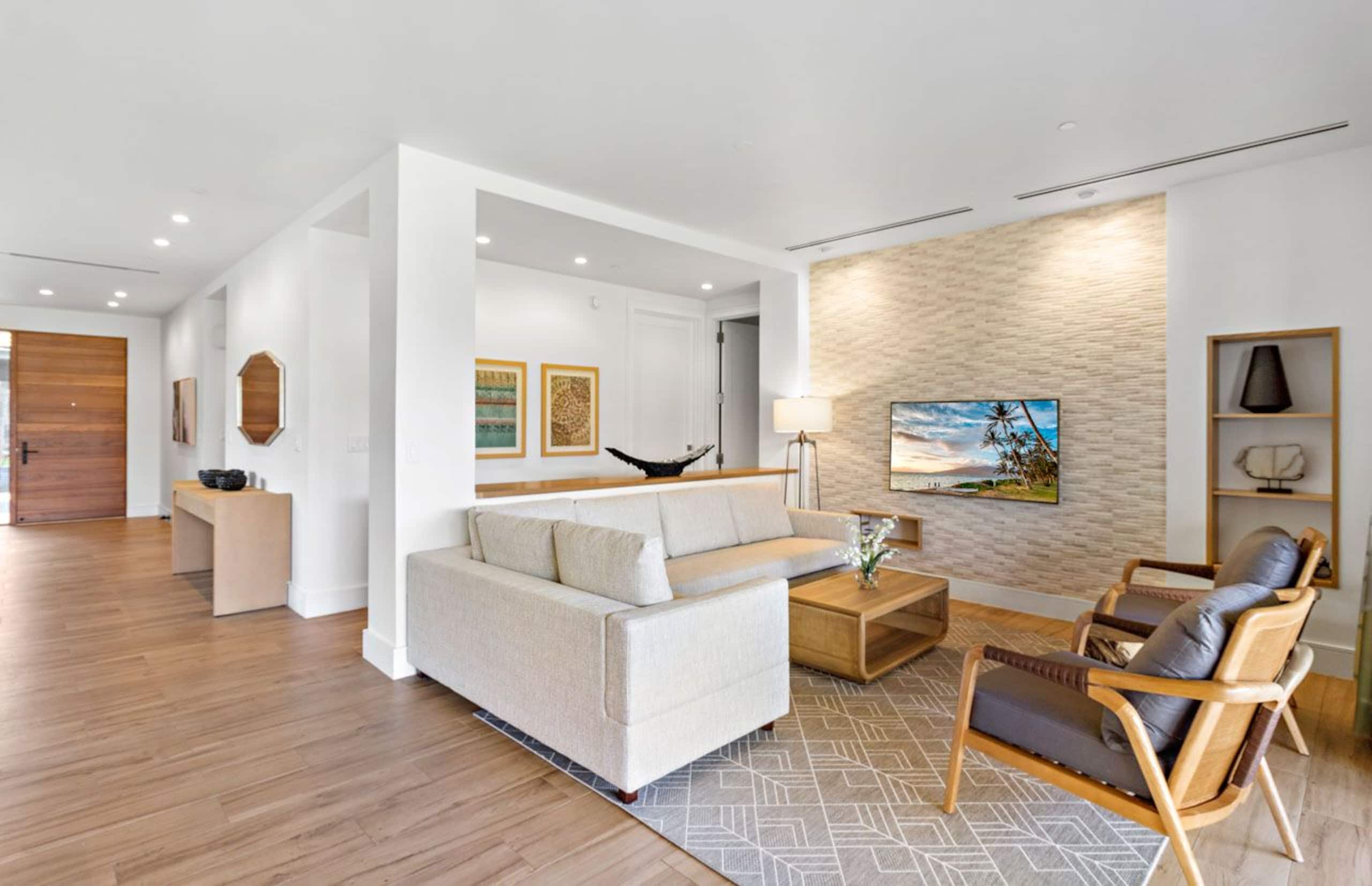 Condo in Lahaina · ★4.93 · 3 bedrooms · 4 beds · 3 baths - Image 11