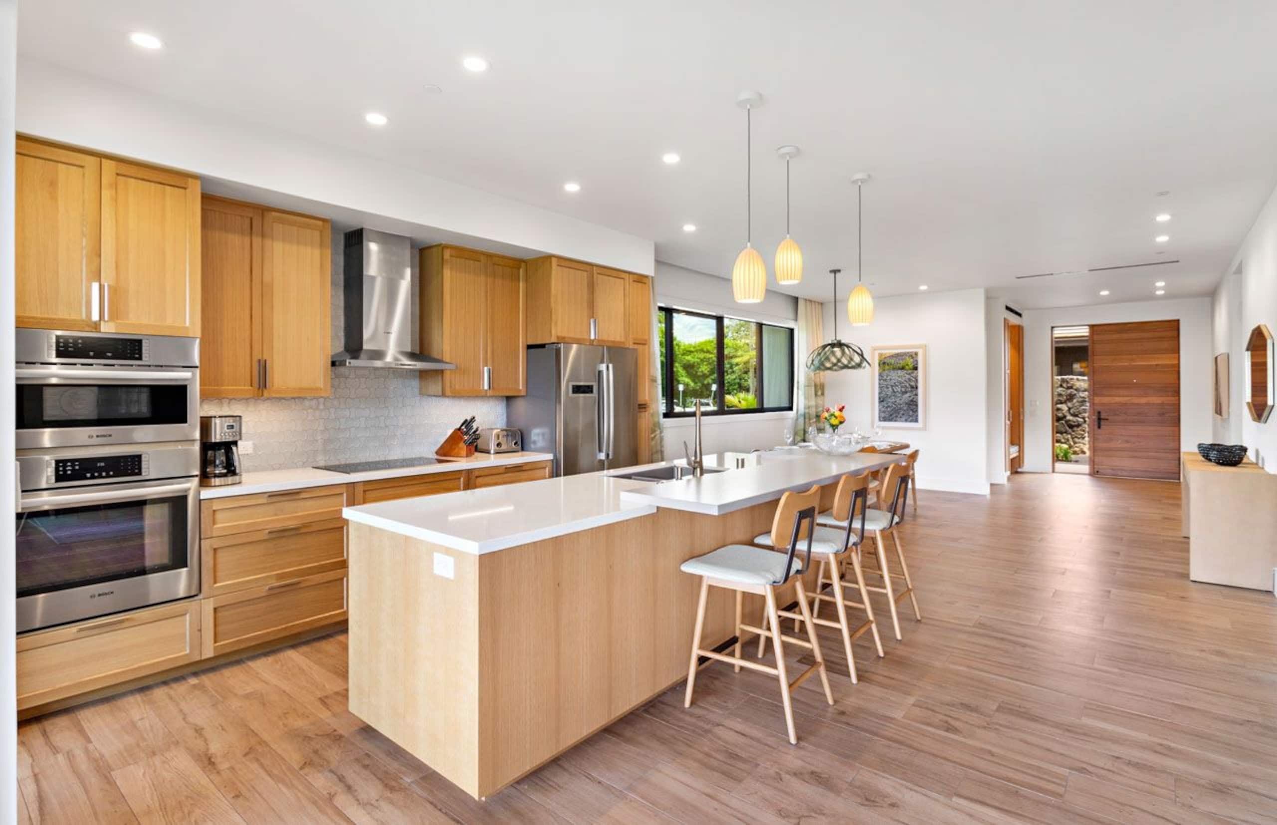 Condo in Lahaina · ★4.93 · 3 bedrooms · 4 beds · 3 baths - Image 10