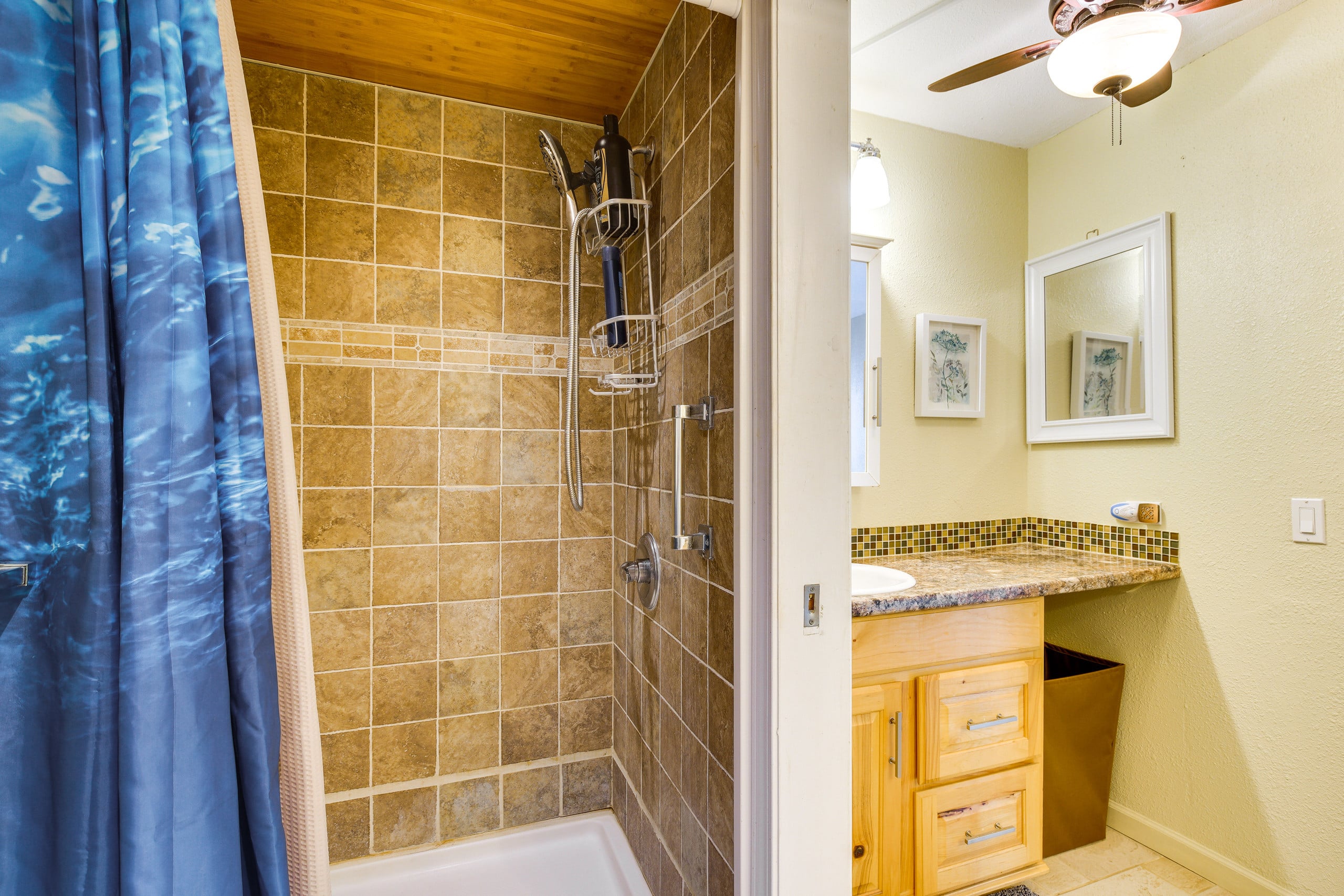 Condo in Kailua-Kona · ★4.0 · Studio · 1 bed · 1 bath - Image 17