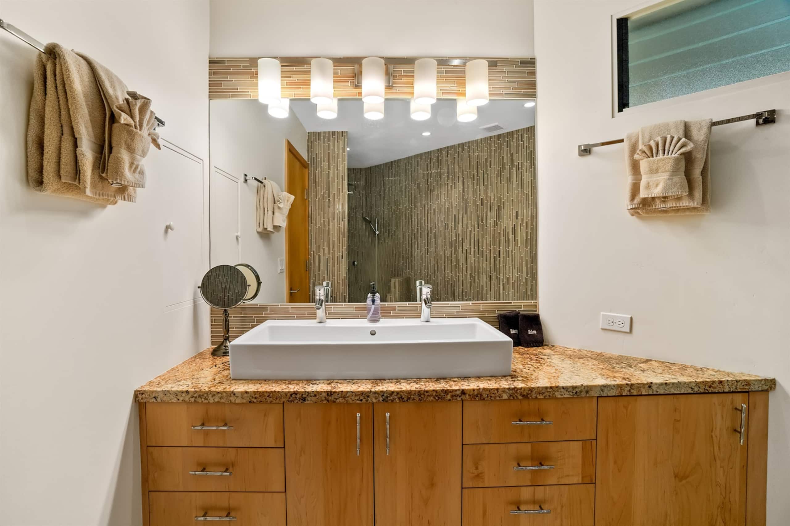 Condo in Princeville · ★4.98 · 2 bedrooms · 4 beds · 2 baths - Image 24