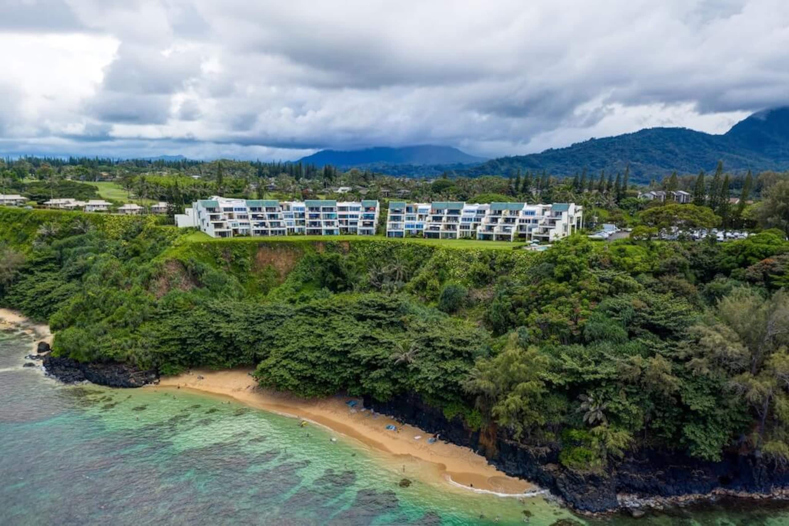 Condo in Princeville · ★4.98 · 2 bedrooms · 4 beds · 2 baths - Image 36