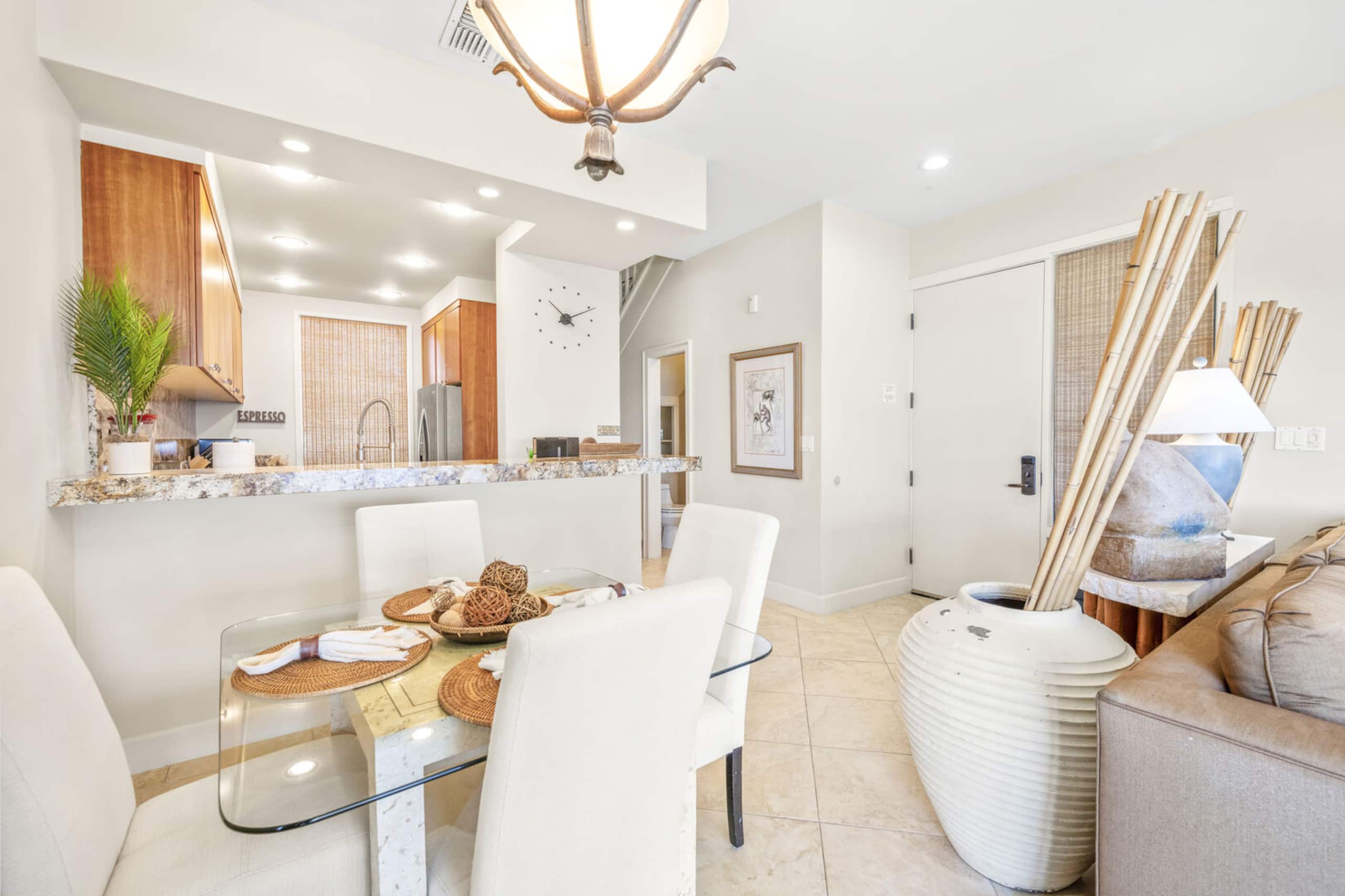 Condo in Lahaina · ★4.83 · 1 bedroom · 1 bed · 2 baths - Image 11