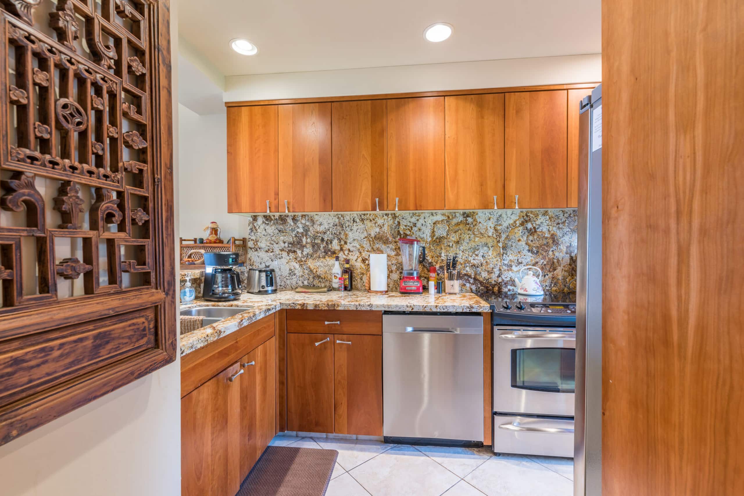 Condo in Lahaina · ★4.83 · 1 bedroom · 1 bed · 2 baths - Image 13