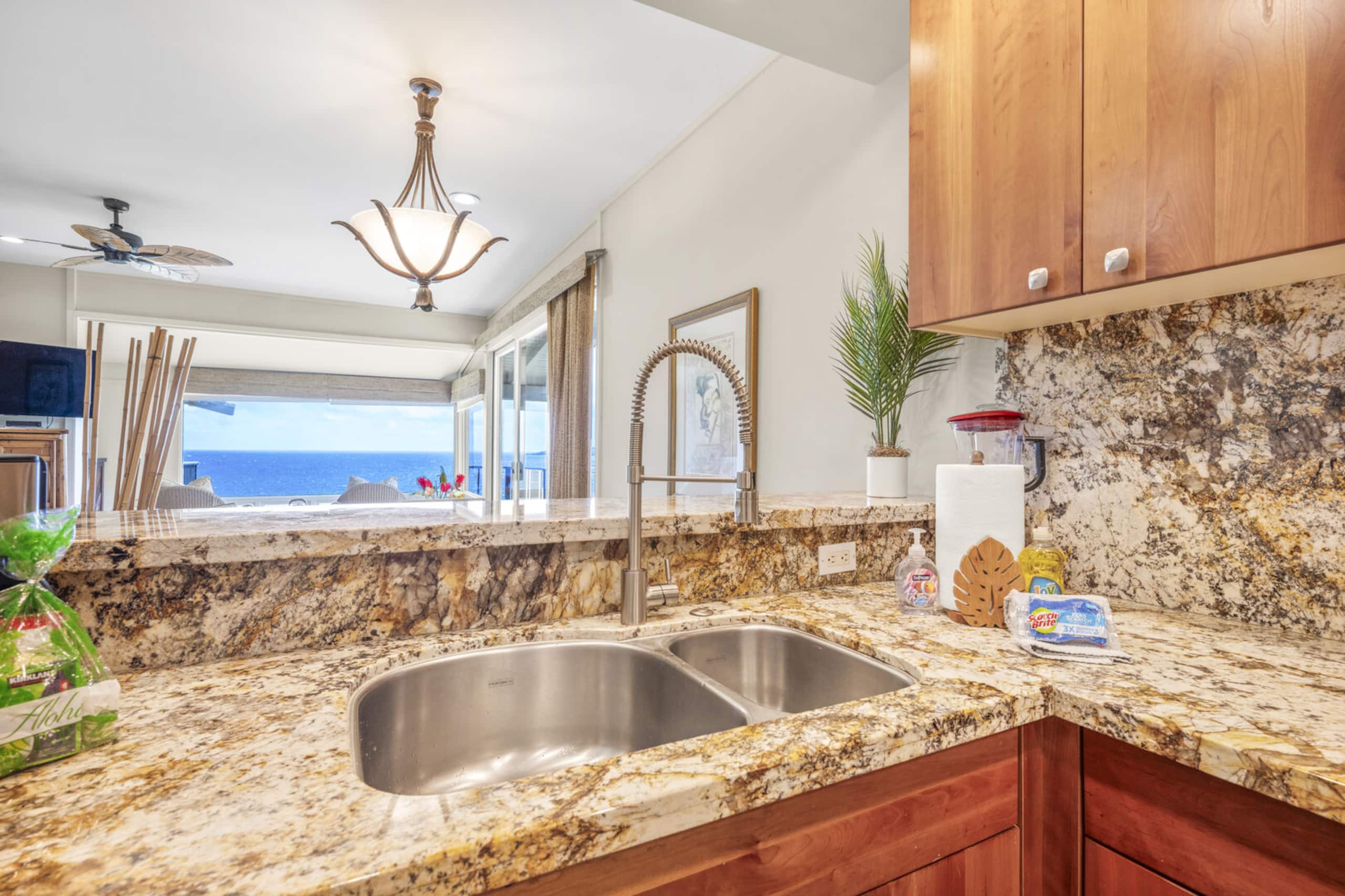 Condo in Lahaina · ★4.83 · 1 bedroom · 1 bed · 2 baths - Image 18