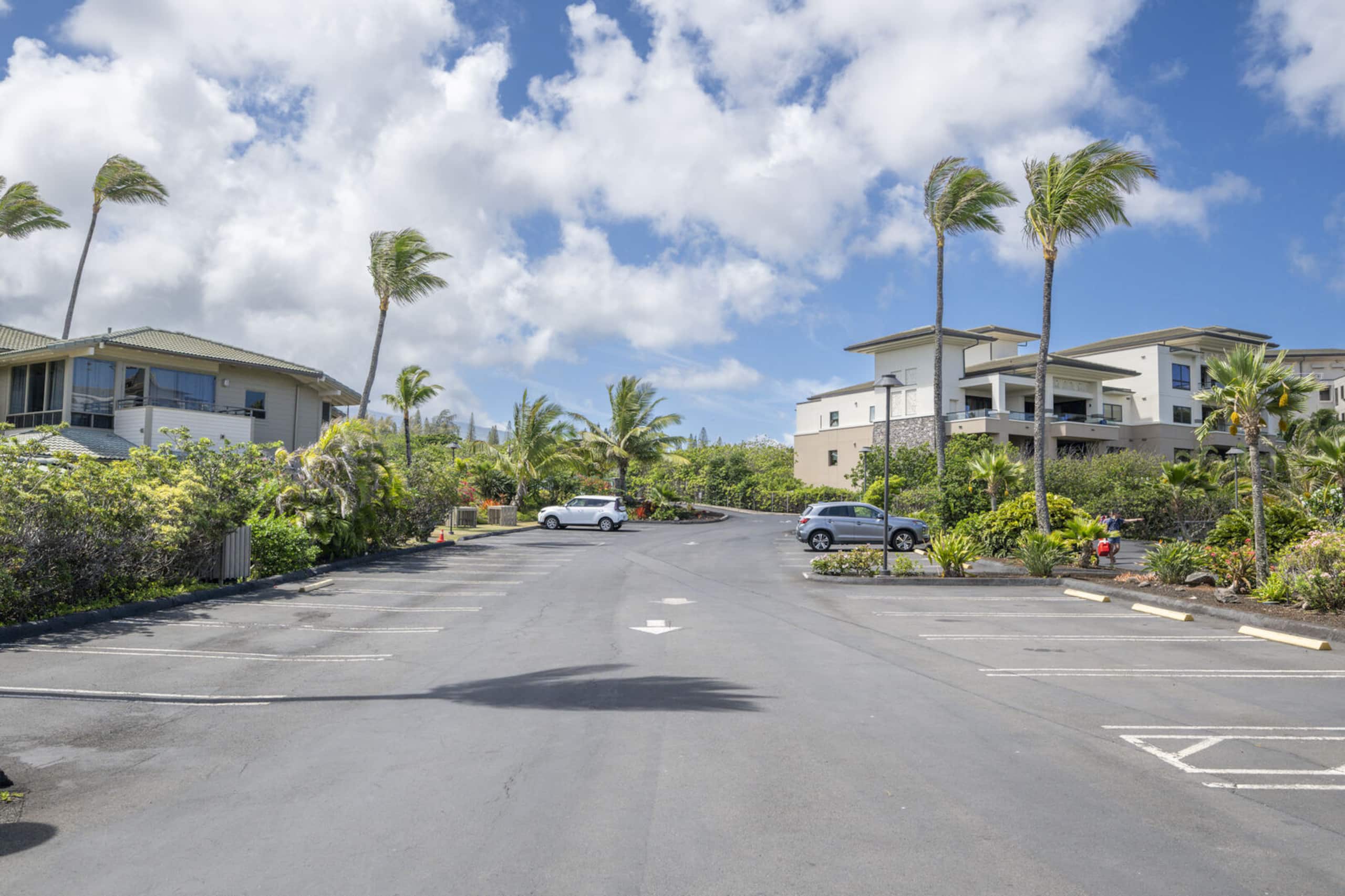 Condo in Lahaina · ★4.83 · 1 bedroom · 1 bed · 2 baths - Image 37