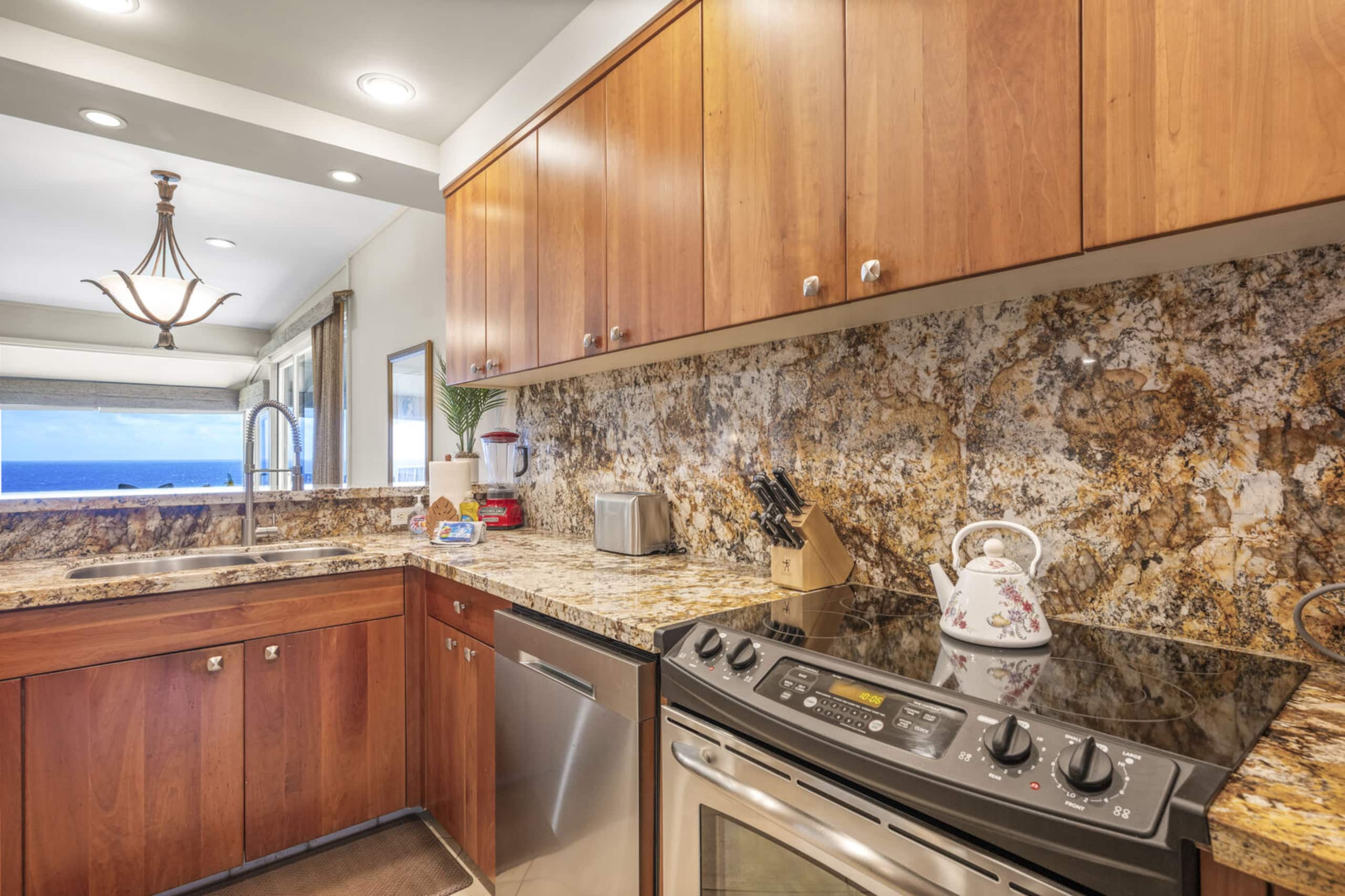 Condo in Lahaina · ★4.83 · 1 bedroom · 1 bed · 2 baths - Image 16