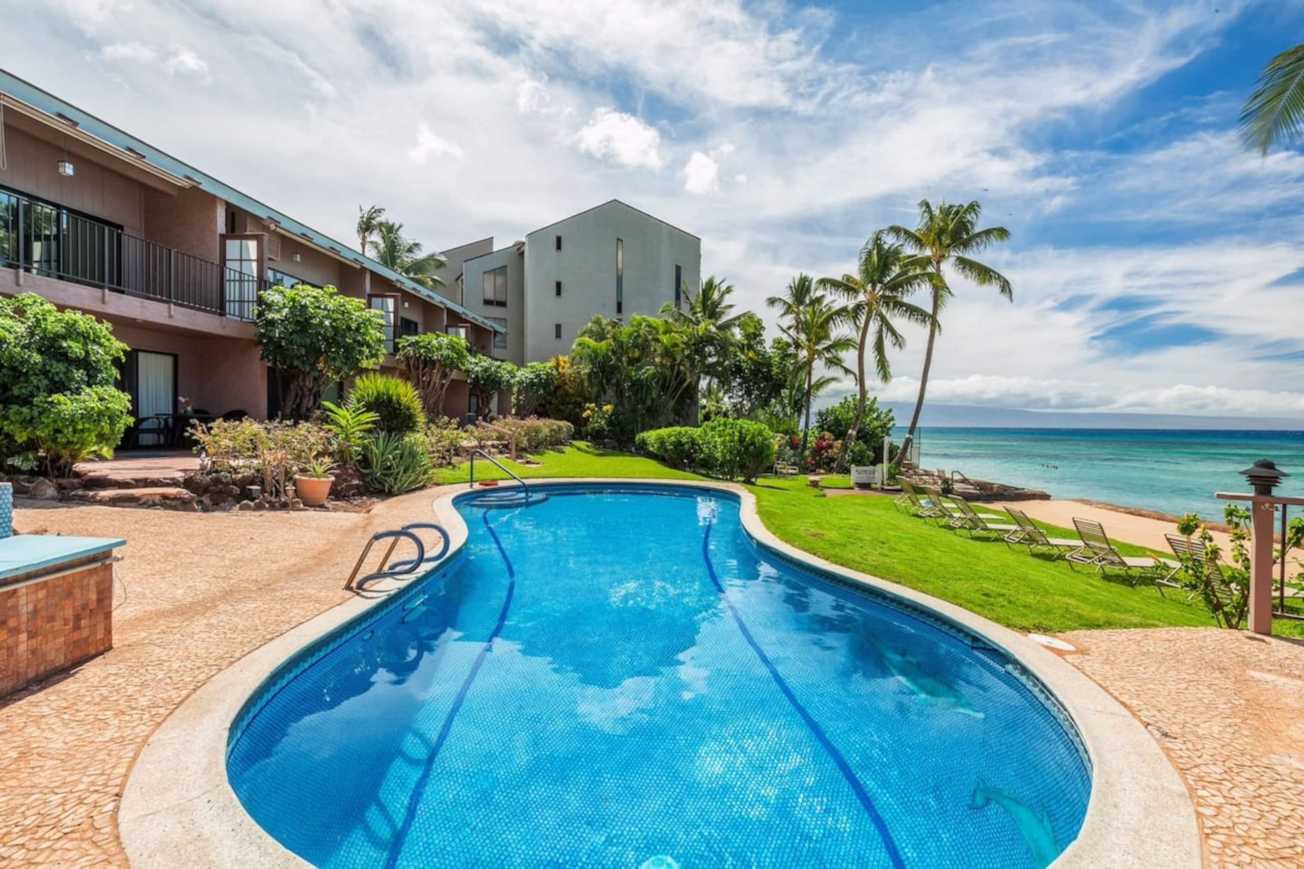 Condo in Lahaina · ★4.85 · 2 bedrooms · 4 beds · 1 bath - Image 43