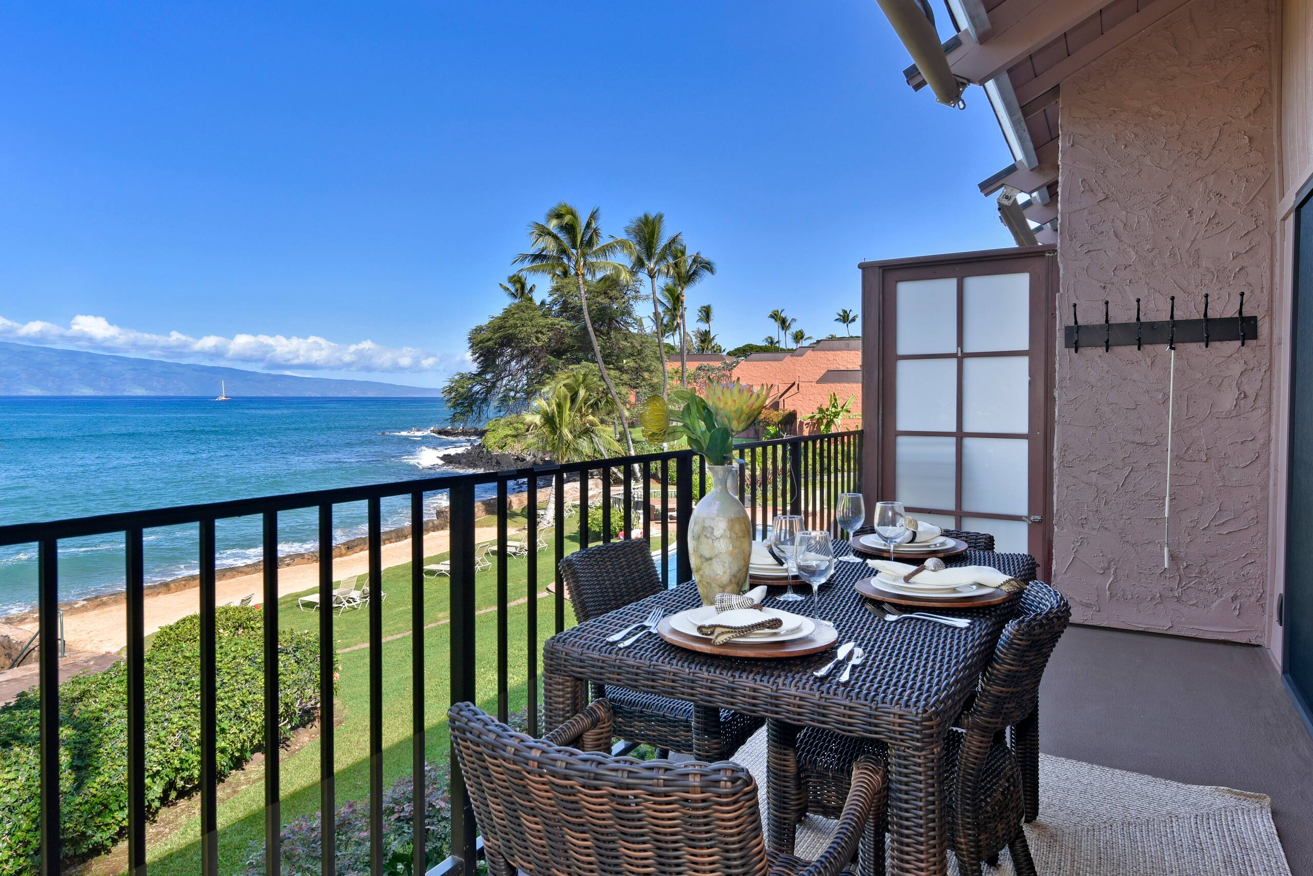 Condo in Lahaina · ★4.85 · 2 bedrooms · 4 beds · 1 bath - Image 13