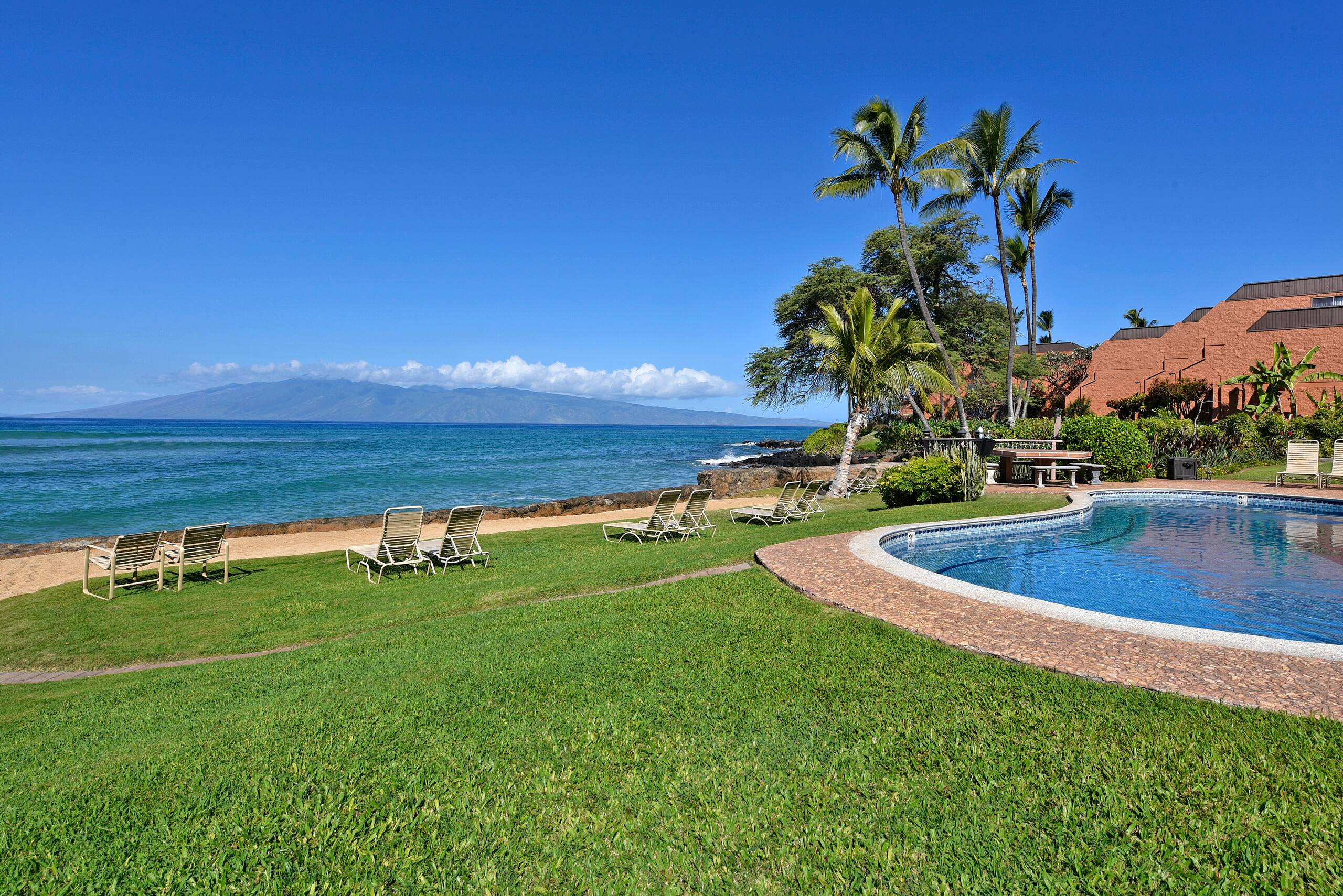 Condo in Lahaina · ★4.85 · 2 bedrooms · 4 beds · 1 bath - Image 44