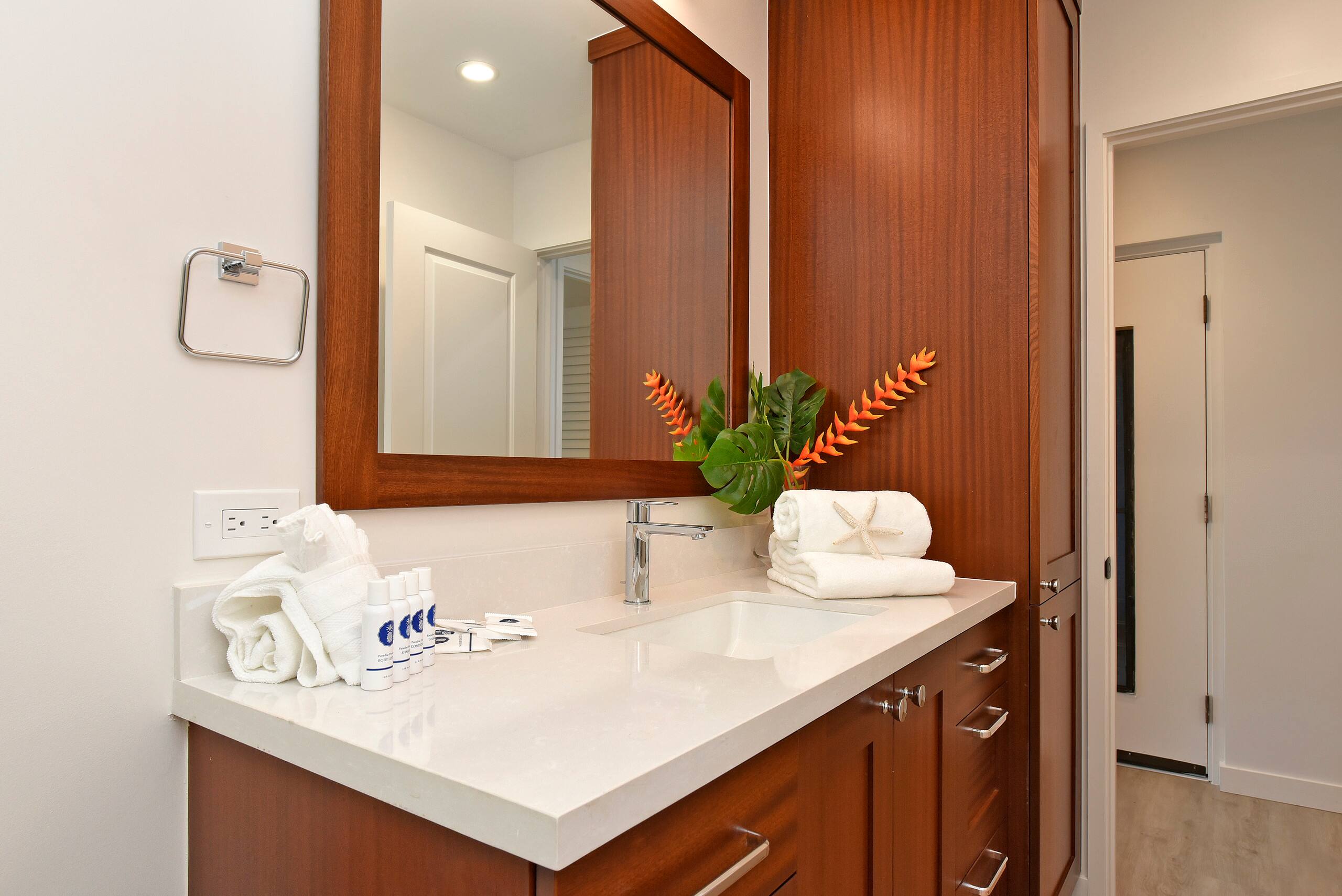 Condo in Lahaina · ★4.85 · 2 bedrooms · 4 beds · 1 bath - Image 21