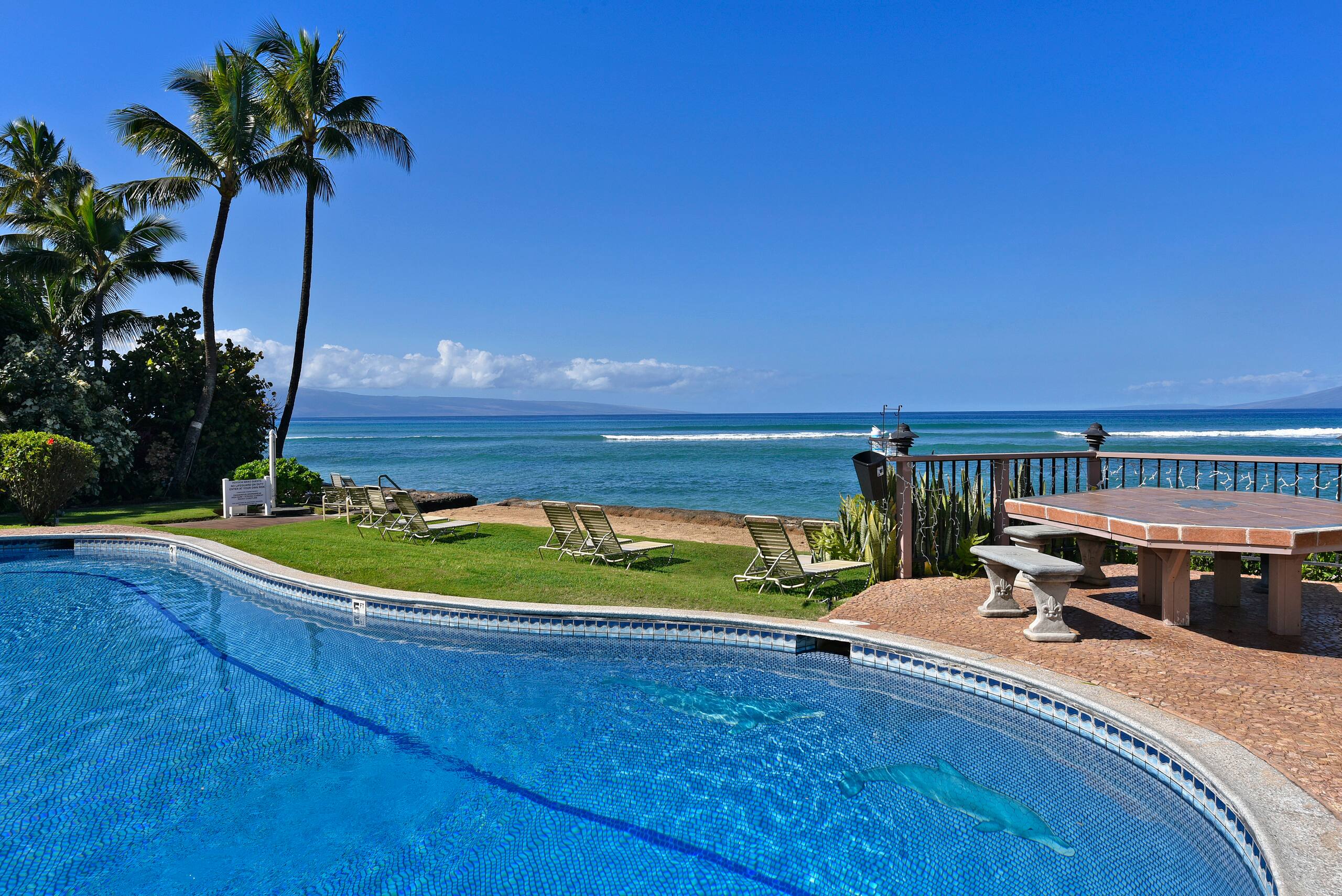 Condo in Lahaina · ★4.85 · 2 bedrooms · 4 beds · 1 bath - Image 40