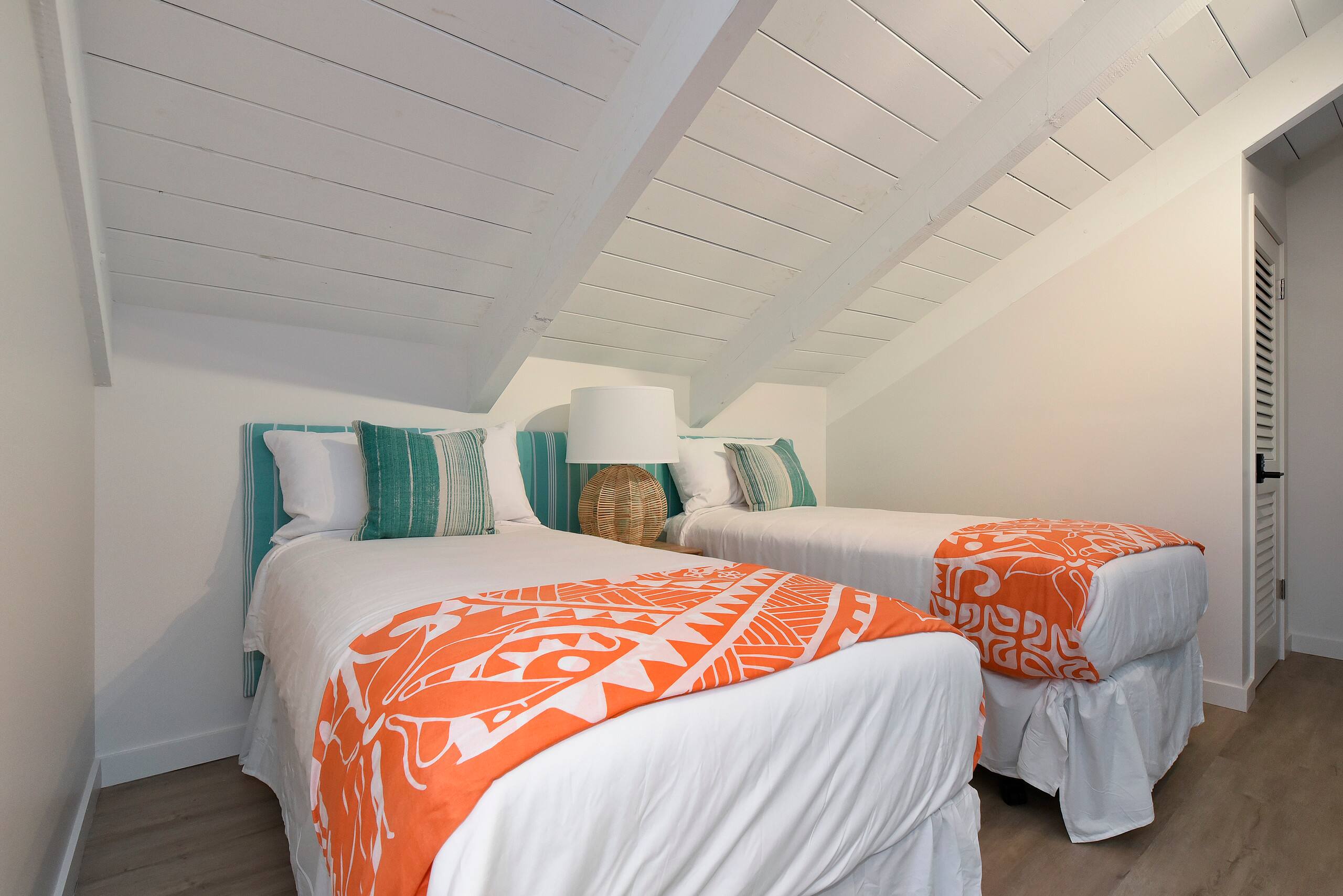 Condo in Lahaina · ★4.85 · 2 bedrooms · 4 beds · 1 bath - Image 18