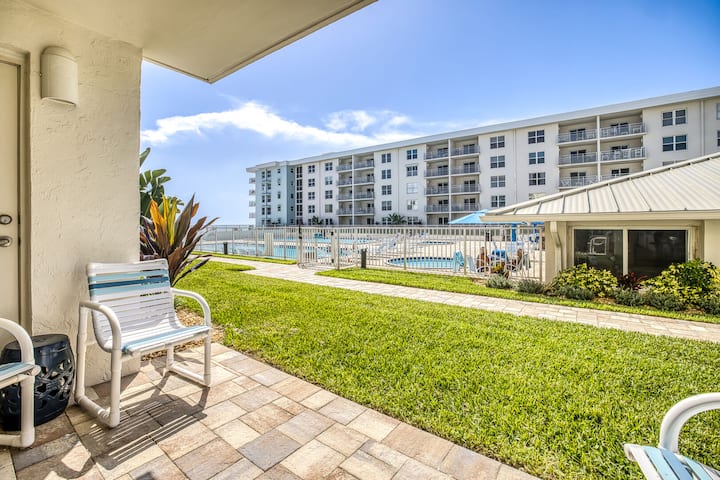 Ground Floor | Poolside Patio & Car-free Beach - New Smyrna Beach, FL