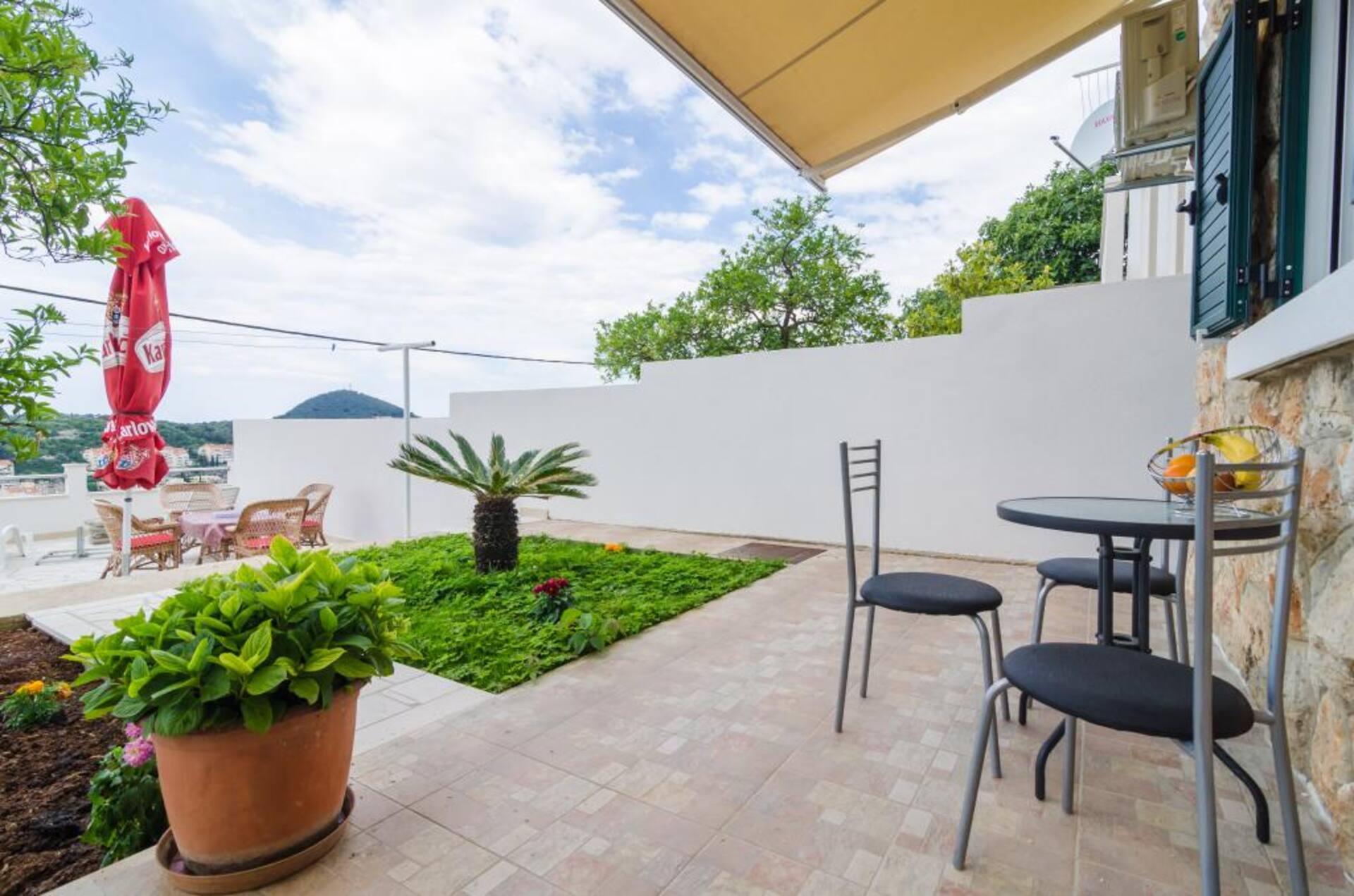 Apartments Lena & Lara - One-Bedroom Apartment with Terrace and Sea View(Lara) — photo 2