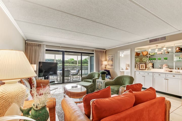 Beachfront 3br Condo With Pool, Balcony, And Easy Beach Access. - Fernandina Beach, FL