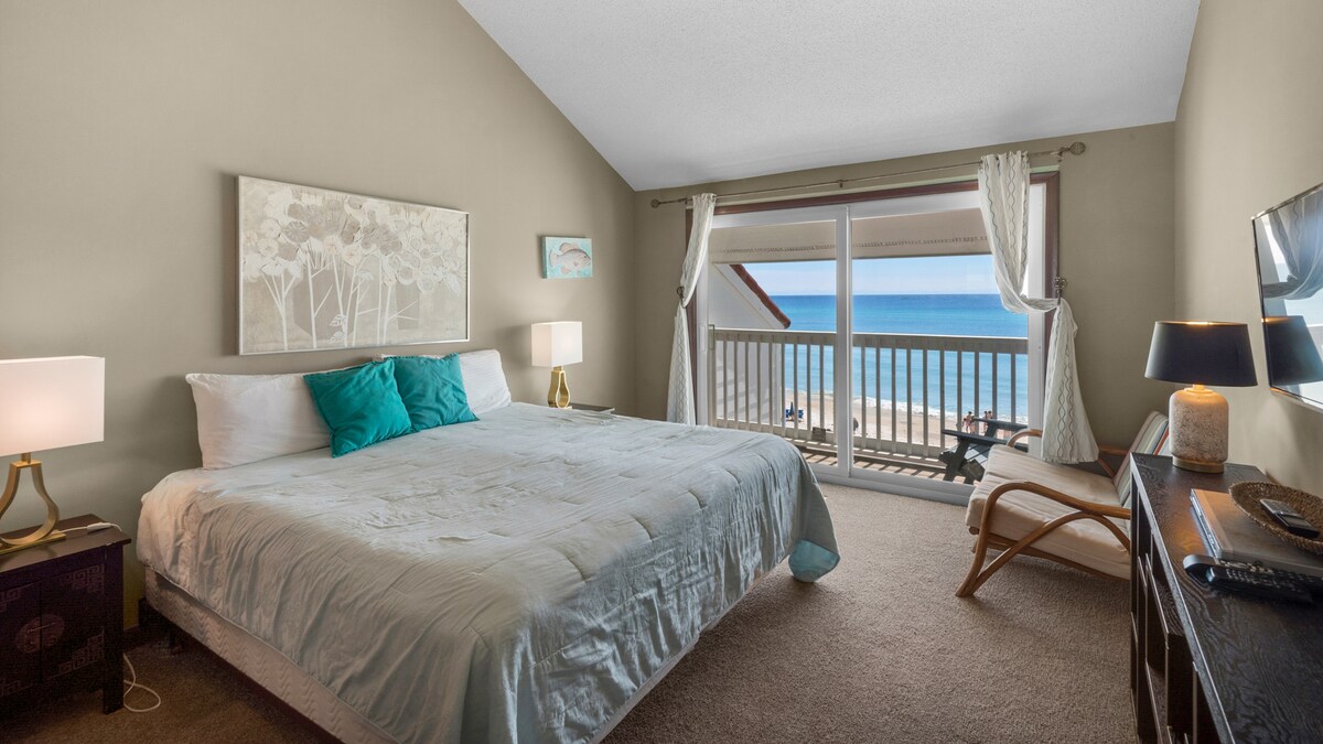 Sun n Surf 2nd Floor Queen Bedroom