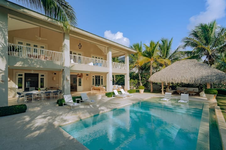 Amazing Six-bedroom Golf-front Villa In Punta Cana - Punta Cana