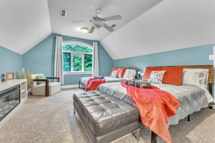 ห้องนอน # 2 - ชั้นบน (เตียงควีนไซส์ 2 เตียง) 