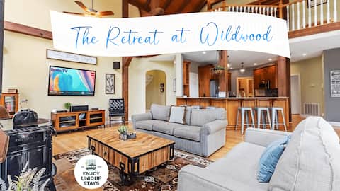 The Retreat at Wildwood - Hot Tub, Theater, & Deck