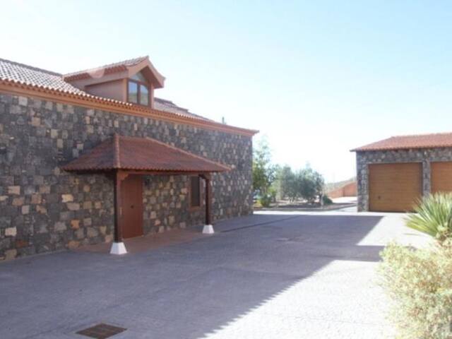 Elrondaguel S.L.
 managed Airbnb listing 2