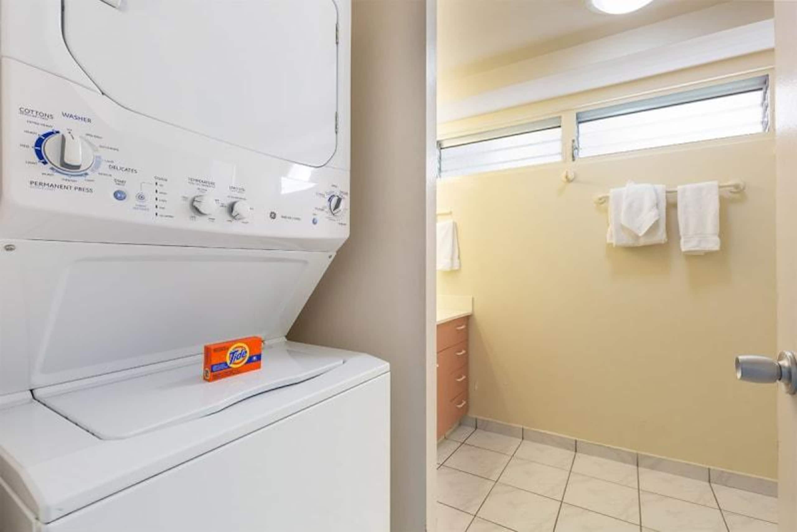 Condo in Honolulu · ★4.68 · 2 bedrooms · 3 beds · 2 shared baths - Image 13
