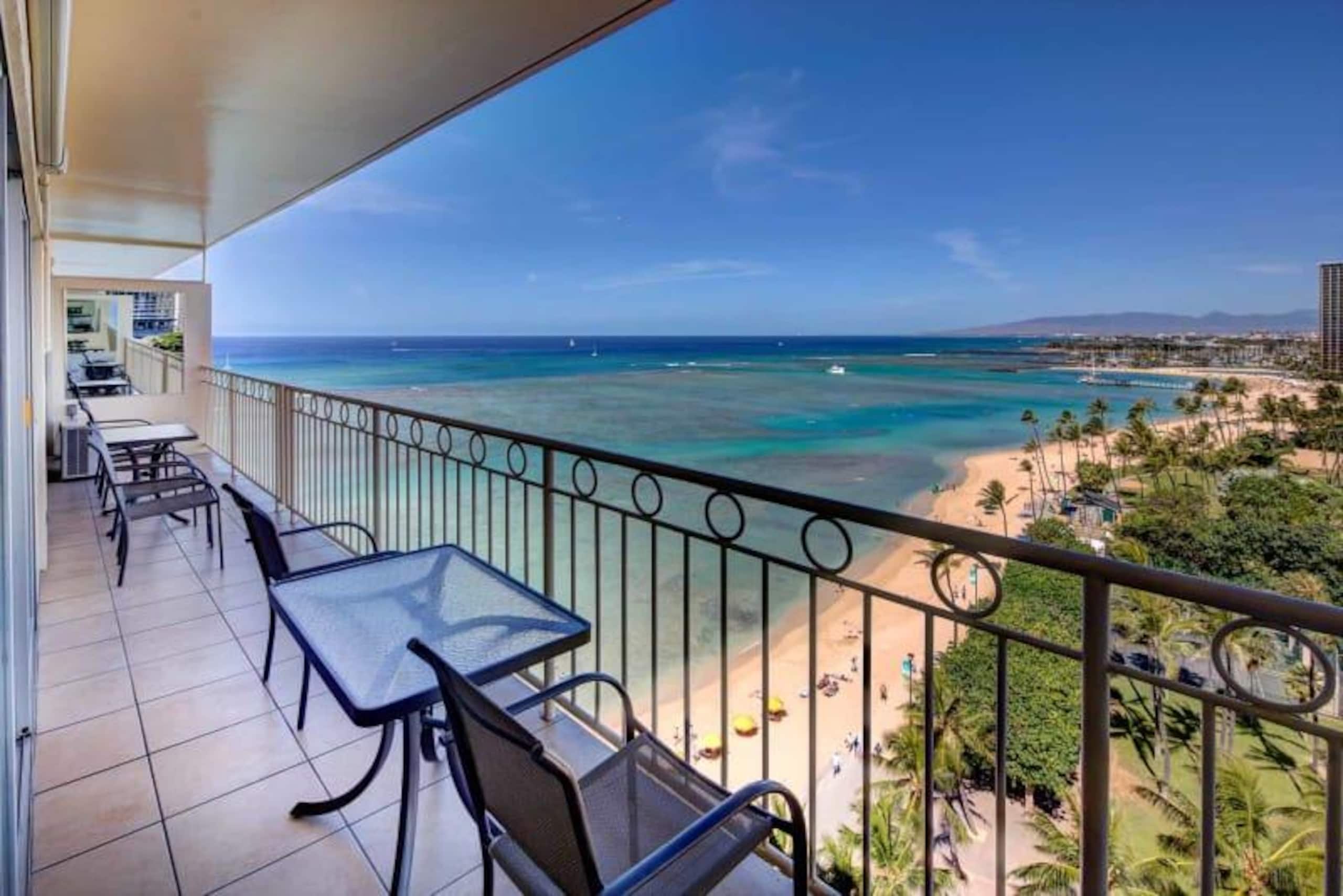 Condo in Honolulu · ★4.69 · 2 bedrooms · 3 beds · 2 private baths - Image 8