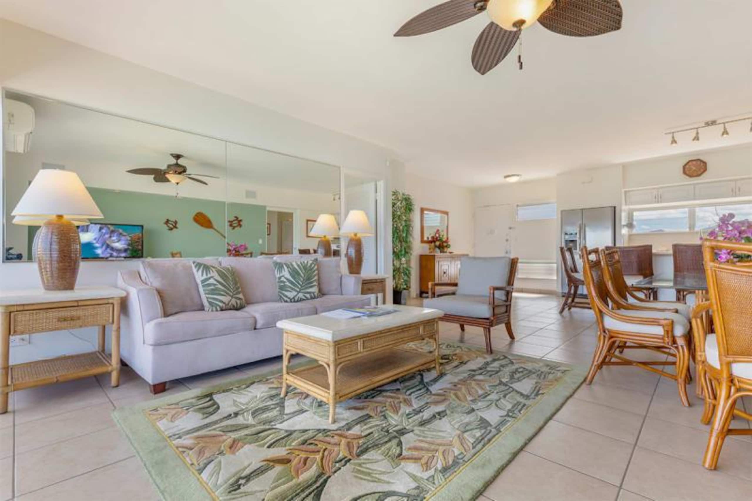 Condo in Honolulu · ★4.69 · 2 bedrooms · 3 beds · 2 private baths - Image 7