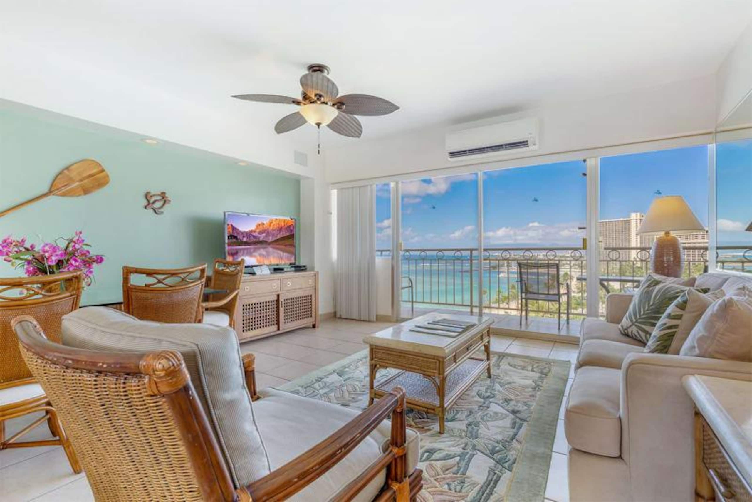 Condo in Honolulu · ★4.69 · 2 bedrooms · 3 beds · 2 private baths - Image 1