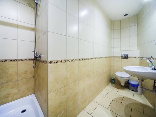 TARA Hostel Kraków managed Airbnb listing 3