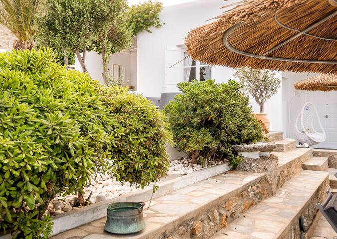 Luxury Stay at Manu Mykonos • Beachside 6 BR Villa gallery image 5