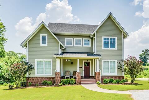 2nd House Built For Groups - 4 Suites, 8 Beds, WOW