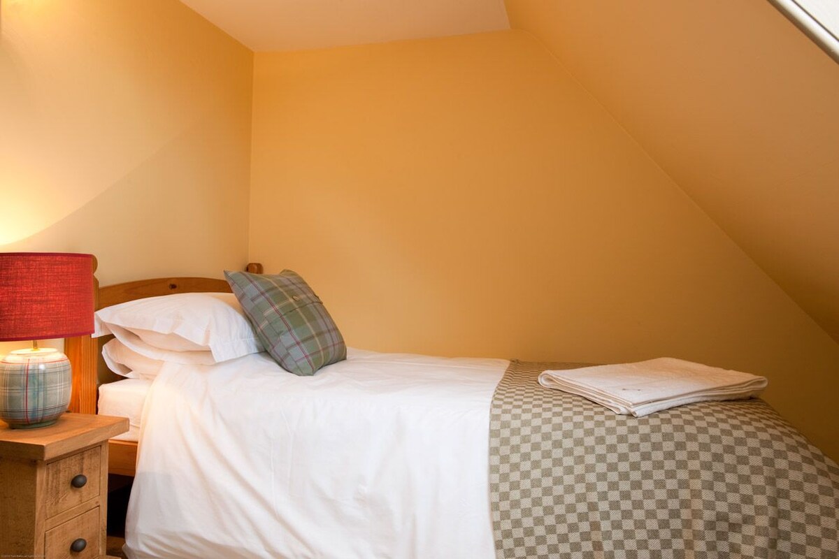 Balnakeil House Aerie Room (Second Floor, Single) 