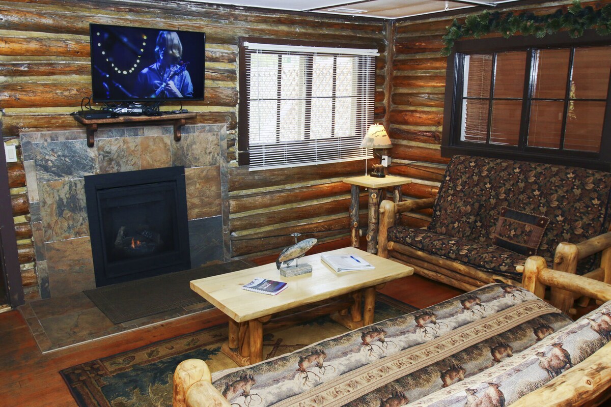 Triple R Cottages: 1 — Estes Park, CO — vacation rental