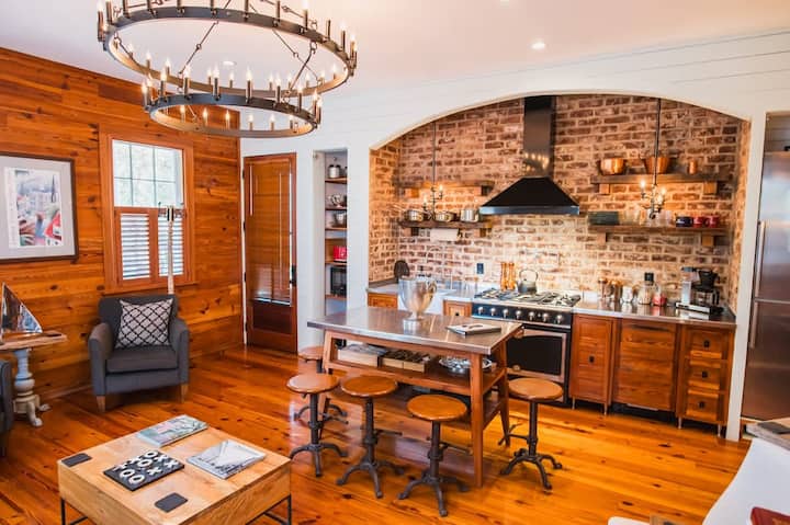 2br Two Couples Suite | Dual Ensuite Baths, Porch | Near Cofc | Charleston - Charleston, SC