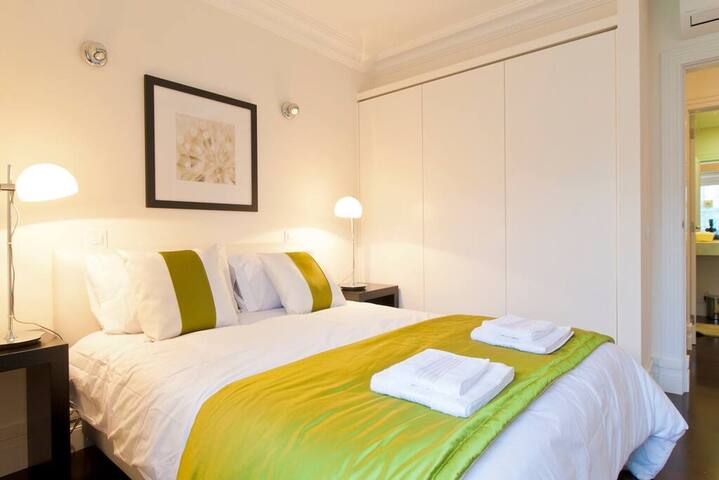 Baxia-Chiado apartment with incredible view gallery image 4