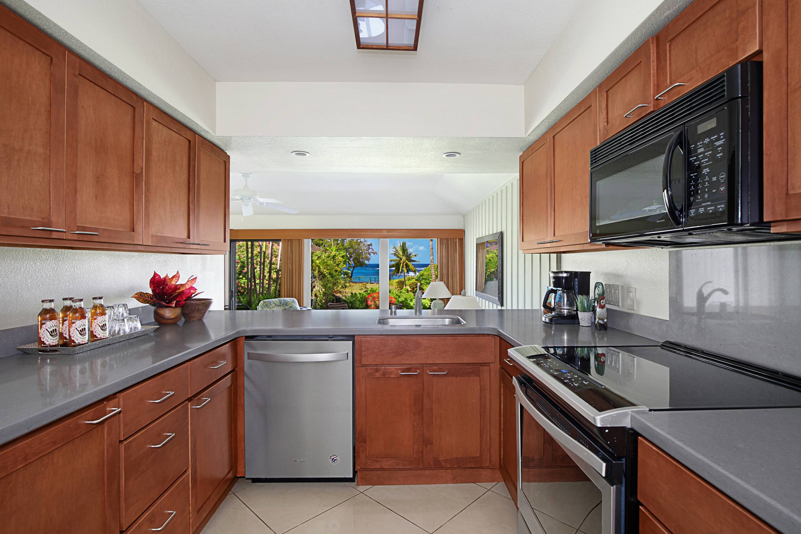 Condo in Koloa · ★5.0 · 1 bedroom · 1 bed · 2 baths - Image 6