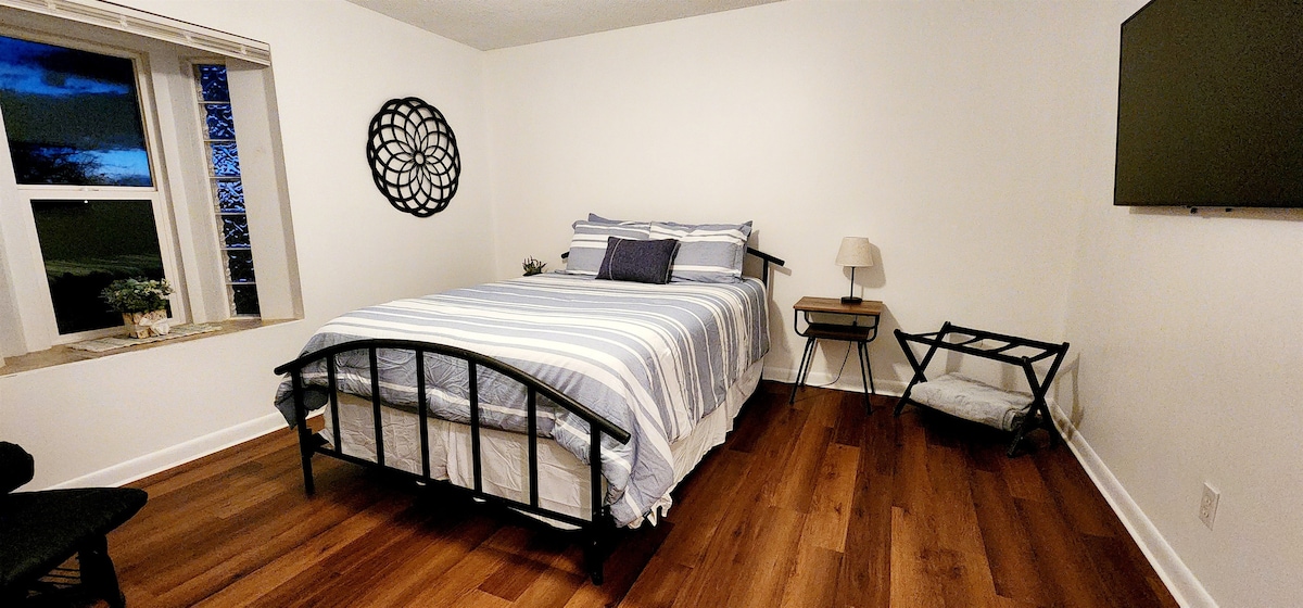 5号卧室配有标准双人床