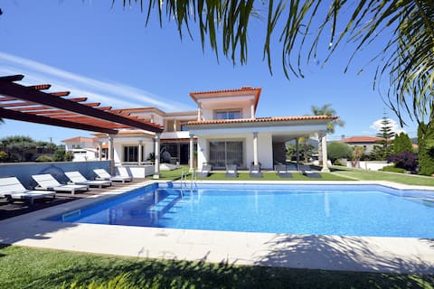 Villa 320 Holiday Villa w/Pool, Jacuzzi and Tennis