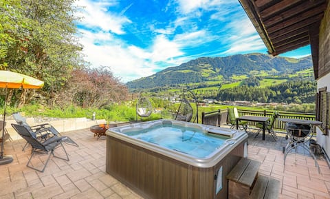Chalet Moralee – Kitzbühel, Hot Tub & Alpine Views