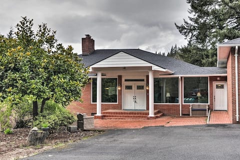 Charming Kelso Home w/ Proximity to Cowlitz River!