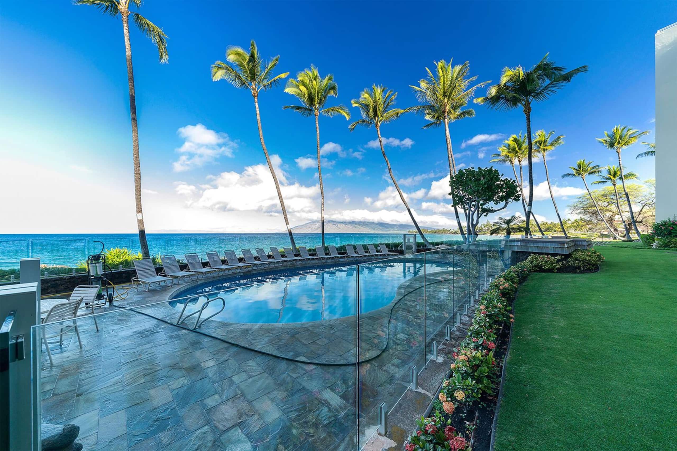 Condo in Kihei · ★4.89 · 1 bedroom · 2 beds · 1 bath - Image 5