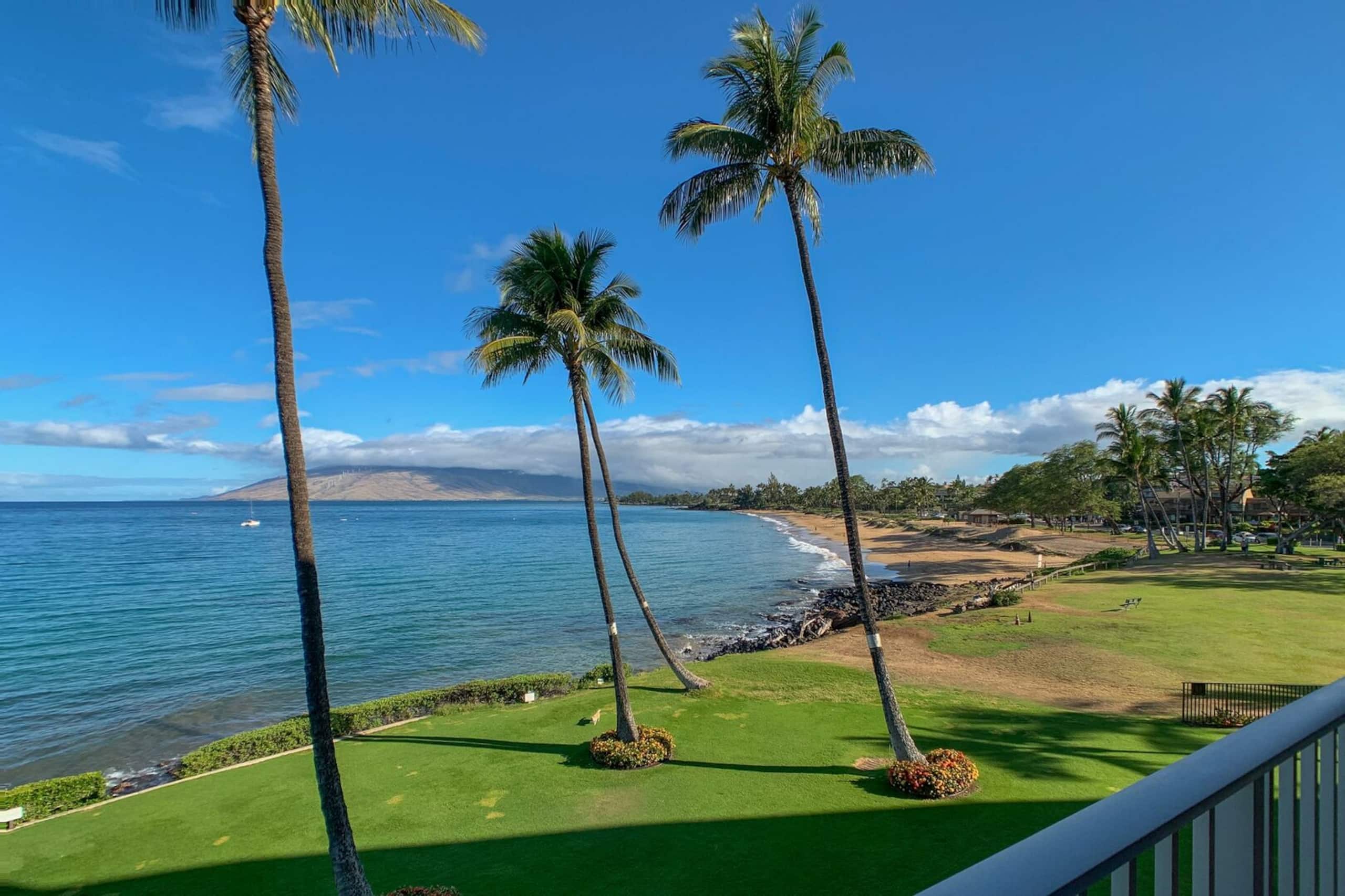 Condo in Kihei · ★4.89 · 1 bedroom · 2 beds · 1 bath - Image 7