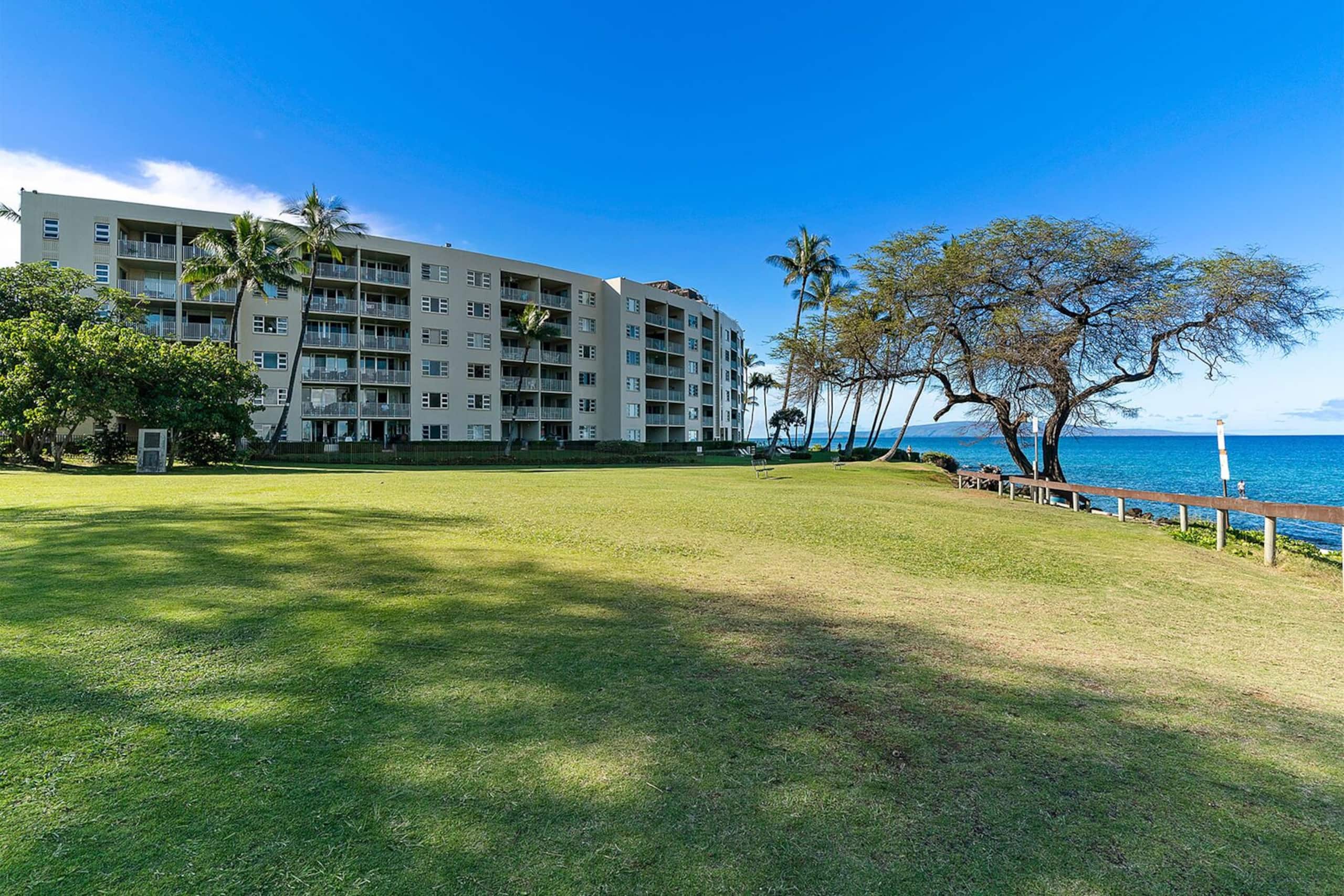 Condo in Kihei · ★4.89 · 1 bedroom · 2 beds · 1 bath - Image 32