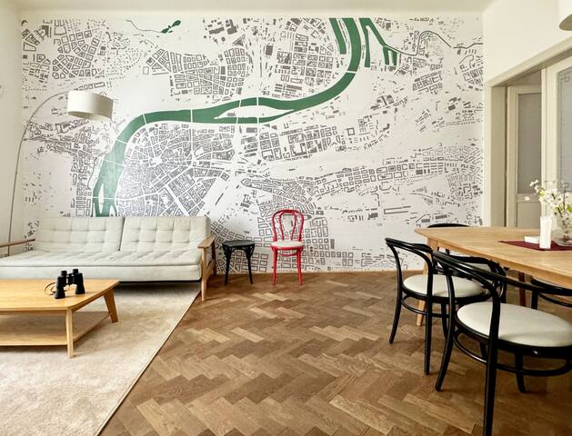 Spacious apartment with 3 bedrooms in Old Town! gallery image 2