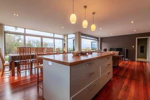 Lake View Inn | Super Comfortable with Lake Views