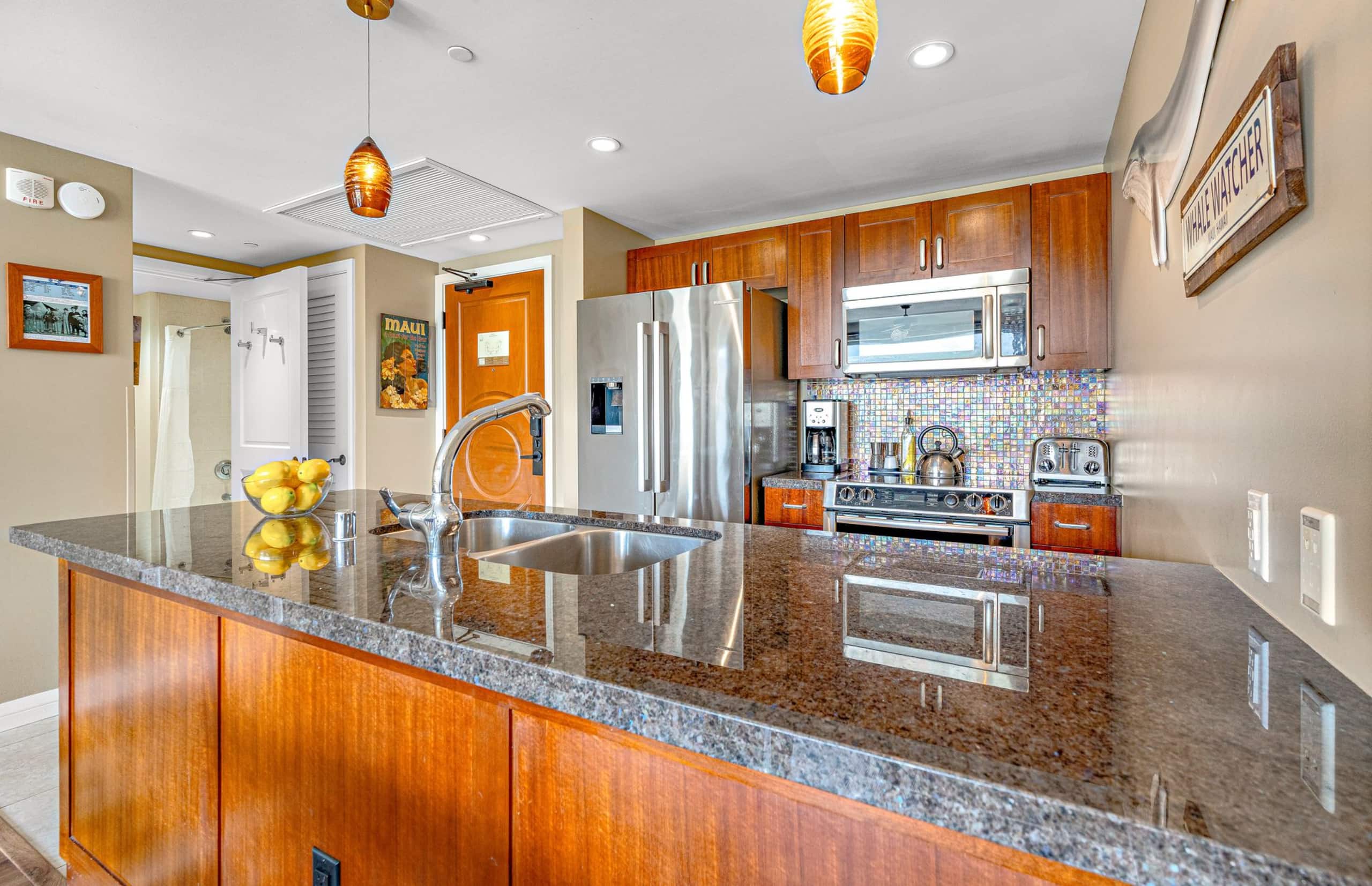 Condo in Lahaina · ★4.86 · 1 bedroom · 2 beds · 1 bath - Image 12